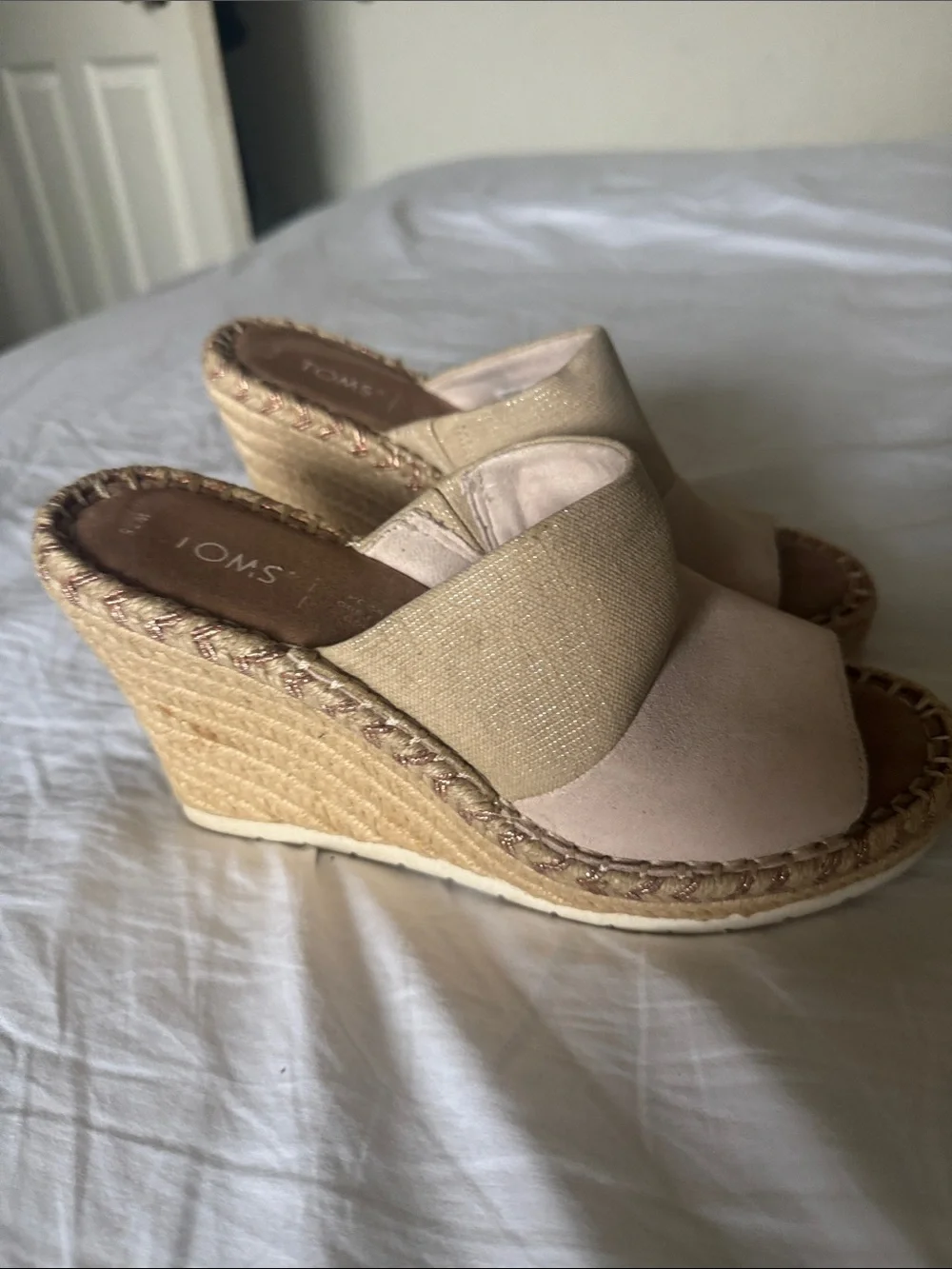 TOMS Two-Tone Beige and Light Pink Espadrille Slide